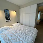 VALENCIA - OOSTENDE - SEAVIEW Luxe appartement 8 pers met SAUNA, frontaal zeezicht, direct aan het strand