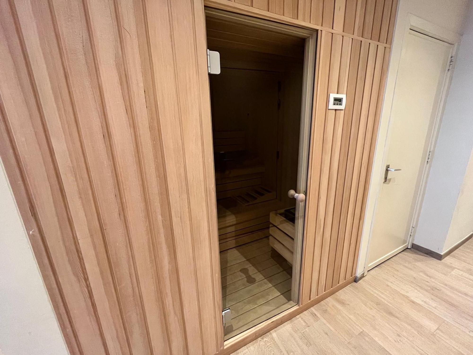 Appartement Valencia - - Seaview Luxe 8 Pers Met Sauna, Frontaal Zeezicht, Direct Aan Het Oostende